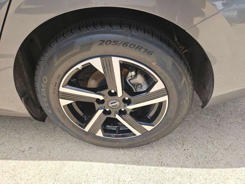 Used 2025 Nissan Sentra SV FWD image 24