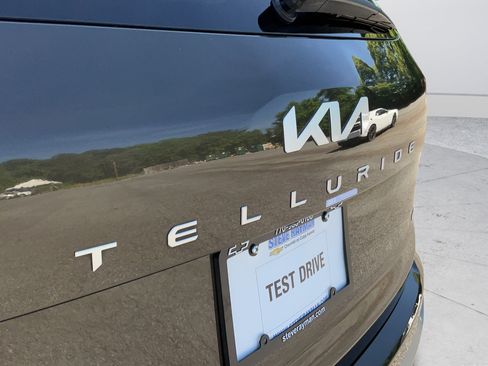 Used 2023 Kia Telluride S AWD/4WD image 27