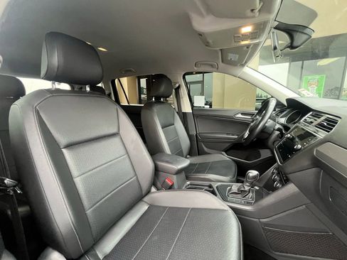 Used 2019 Volkswagen Tiguan SE image 12