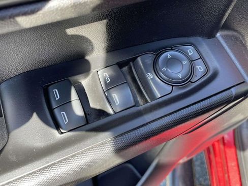 Used 2022 Chevrolet Silverado 1500 Custom w/ Safety Confidence Package AWD/4WD image 18