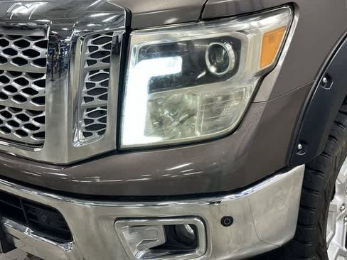 Used 2016 Nissan Titan SL AWD/4WD image 31