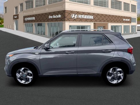 New 2026 Hyundai Venue SEL image 3