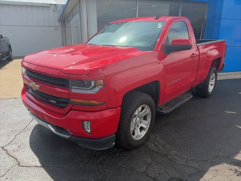 Used 2018 Chevrolet Silverado 1500 LT w/ LT Convenience Package AWD/4WD image 3