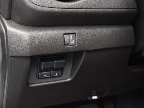 Used 2025 Chevrolet Colorado Trail Boss image 22