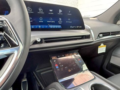 New 2026 Cadillac Vistiq Sport w/ LPO, Floor Liner Package image 17