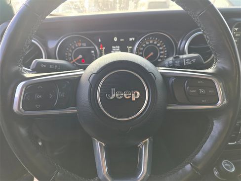 Used 2021 Jeep Wrangler Unlimited Sahara image 21