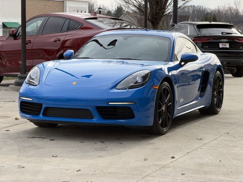 Used 2025 Porsche 718 Cayman w/ Sport Chrono Package image 11