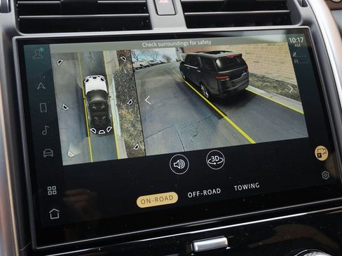 Used 2025 Land Rover Discovery S image 26