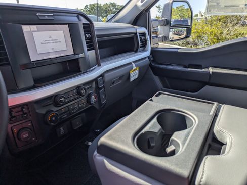 New 2025 Ford F450 XL w/ XL Chrome Package image 28