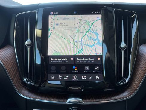 Certified 2023 Volvo XC60 B5 Plus w/ Climate Package AWD/4WD image 22
