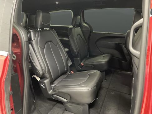 New 2026 Chrysler Pacifica Select image 30