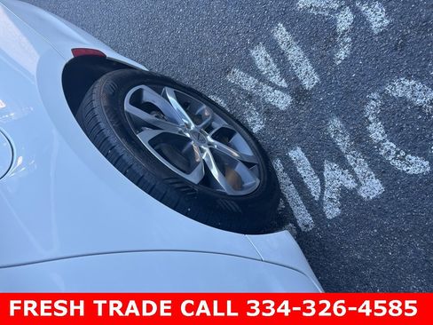 Used 2021 Chrysler Pacifica Pinnacle image 3