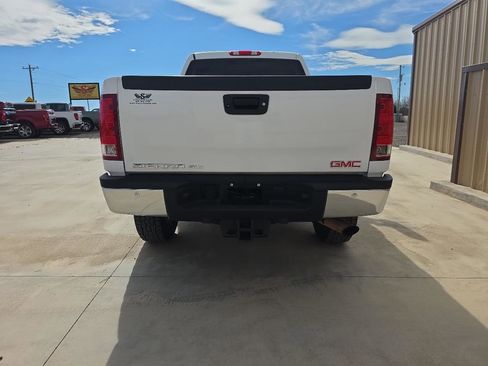 Used 2011 GMC Sierra 2500 SLT w/ SLT Convenience Package image 9