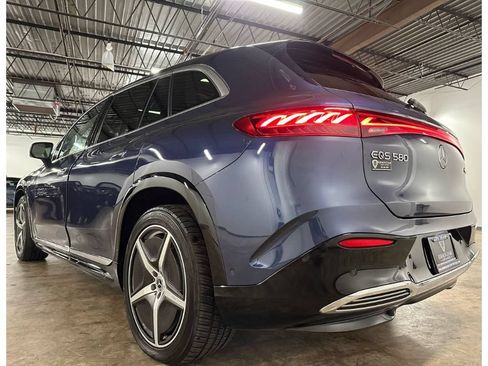 Used 2023 Mercedes-Benz EQS 580 4MATIC SUV image 18