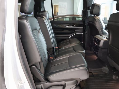 Used 2022 Jeep Wagoneer Series II w/ Premium Group I image 36