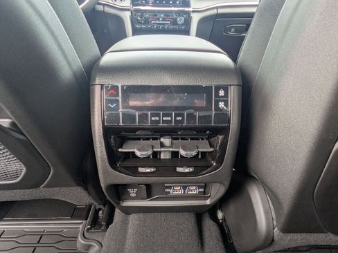 New 2025 Jeep Grand Cherokee L Altitude image 20