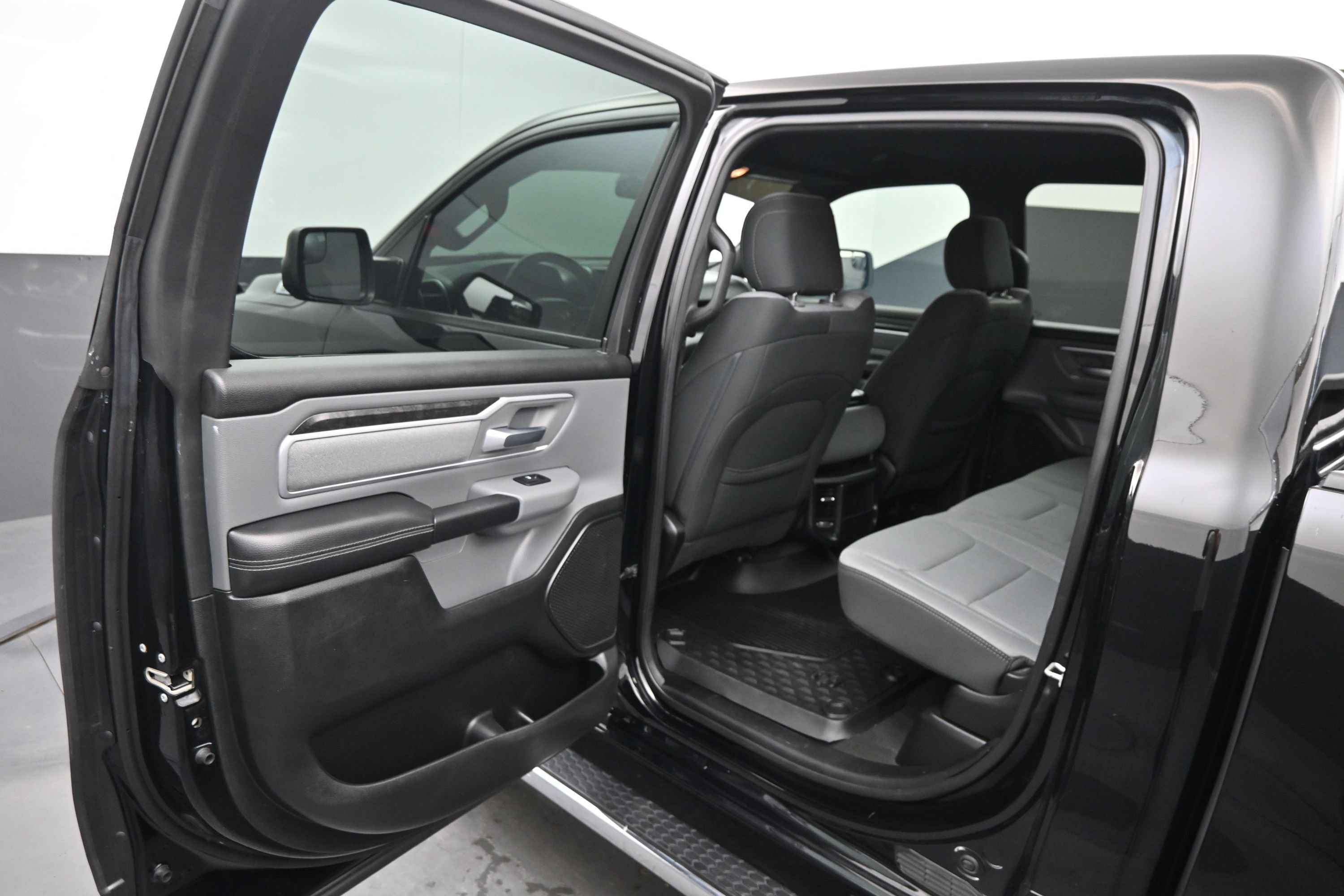 Used 2021 RAM 1500 Big Horn AWD/4WD image 17