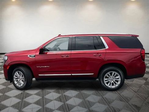 Used 2024 GMC Yukon SLT AWD/4WD image 8