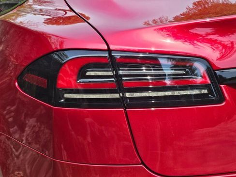 Used 2023 Tesla Model S AWD image 29