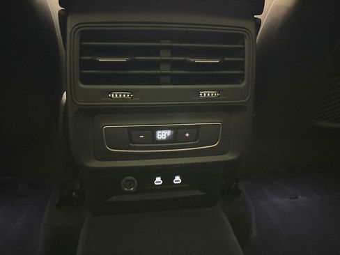 Used 2023 Audi Q8 Premium w/ Convenience Package AWD/4WD image 27