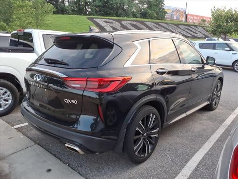 Used 2021 INFINITI QX50 Luxe w/ Appearance Package AWD/4WD image 2