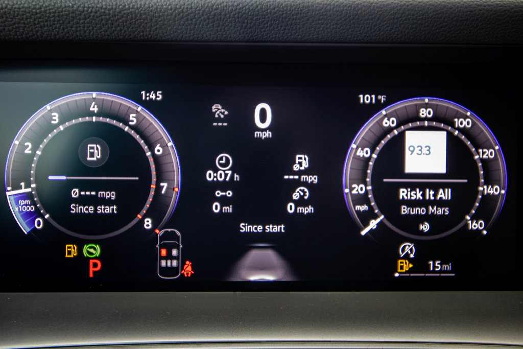New 2026 Volkswagen Tiguan SE R-Line FWD image 38