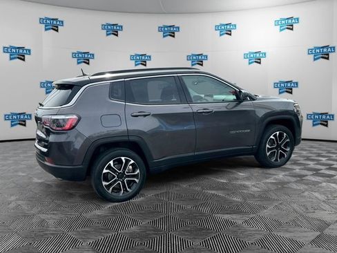 Certified 2022 Jeep Compass Limited w/ Sun and Sound Group AWD/4WD image 6