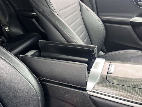 Used 2024 Mercedes-Benz GLC 300 4MATIC image 33