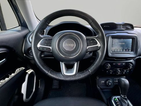 Used 2020 Jeep Renegade Latitude w/ Popular Equipment Group AWD/4WD image 10