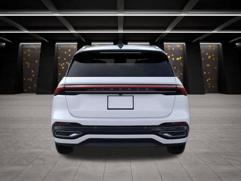 New 2026 Lincoln Nautilus Reserve image 5