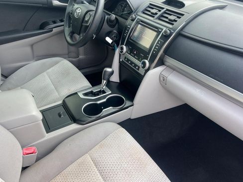 Used 2012 Toyota Camry LE image 30