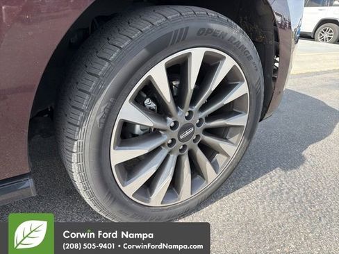 Used 2020 Lincoln Navigator Reserve w/ Luxury Package AWD/4WD image 4