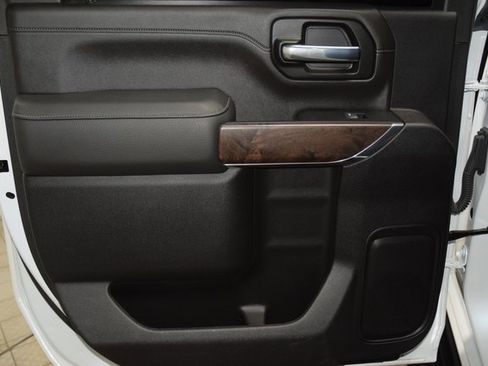 Used 2023 GMC Sierra 3500 Denali w/ Denali Ultimate Package image 48