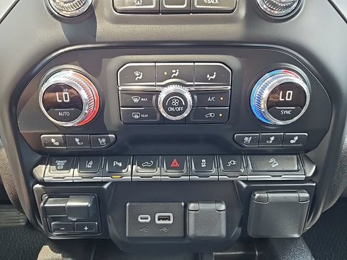 Used 2022 GMC Sierra 2500 Denali AWD/4WD image 34