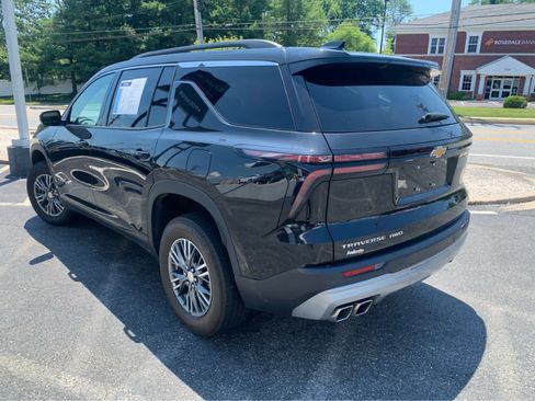 Used 2024 Chevrolet Traverse LT AWD/4WD image 4