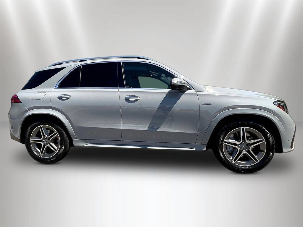 Certified 2025 Mercedes-Benz GLE 53 AMG 4MATIC image 4