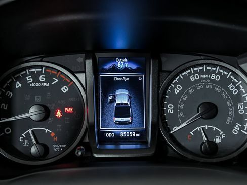 Used 2023 Toyota Tacoma TRD Off-Road w/ TRD Premium Off Road Package AWD/4WD image 18