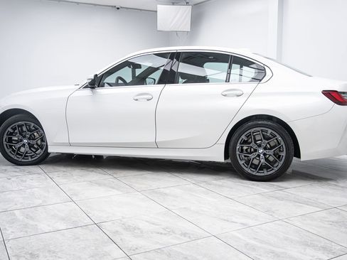 Used 2025 BMW 330i xDrive Sedan w/ Convenience Package AWD/4WD image 3