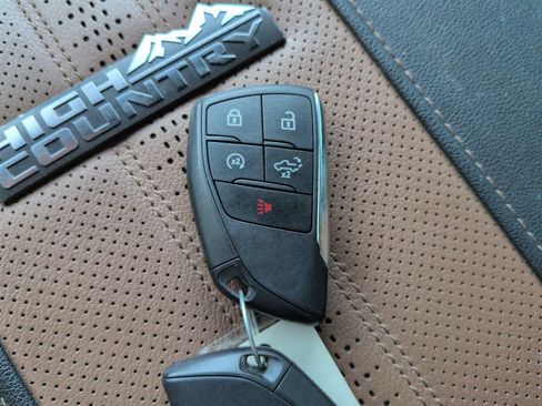 Used 2024 Chevrolet Silverado 2500 High Country w/ Technology Package image 30