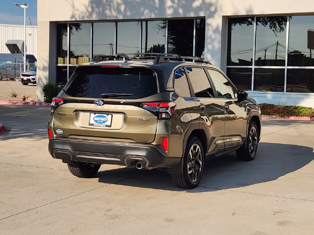 Used 2025 Subaru Forester Limited AWD/4WD image 5