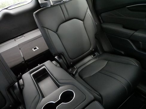 Used 2026 Honda Pilot image 14