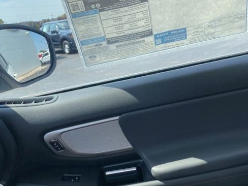 New 2025 Ford Expedition Active image 41