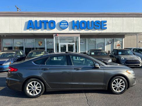 Used 2020 Ford Fusion SE FWD image 9