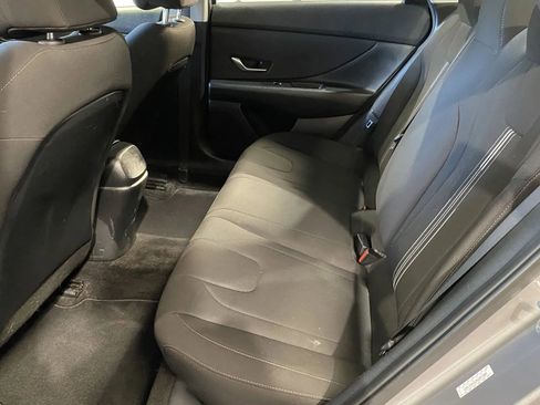 Used 2022 Hyundai Elantra SEL w/ Convenience Package image 9