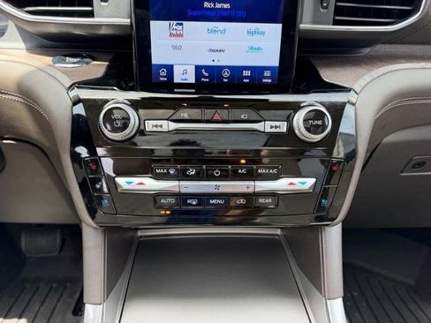 Certified 2023 Ford Explorer Platinum w/ Technology Package AWD/4WD image 19