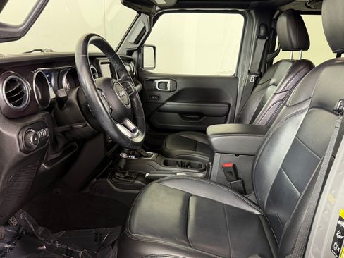 Used 2021 Jeep Wrangler Unlimited Sahara AWD/4WD image 5