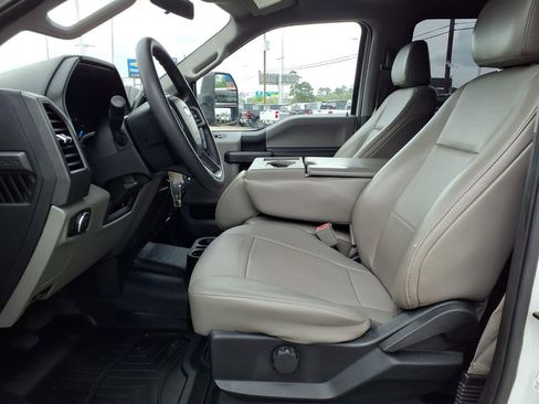 Used 2018 Ford F450 XL w/ Power Equipment Group AWD/4WD image 9