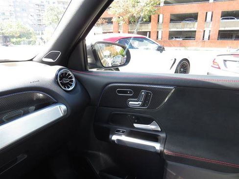 Used 2025 Mercedes-Benz GLB 35 AMG 4MATIC image 19