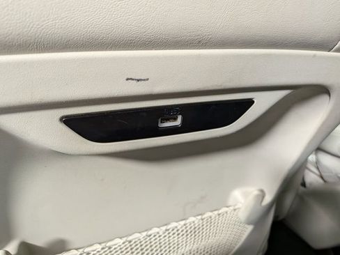 Used 2019 Chrysler Pacifica Limited image 28