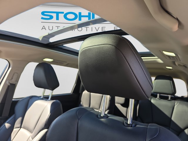 Used 2022 Subaru Ascent Limited w/ Technology Package AWD/4WD image 12